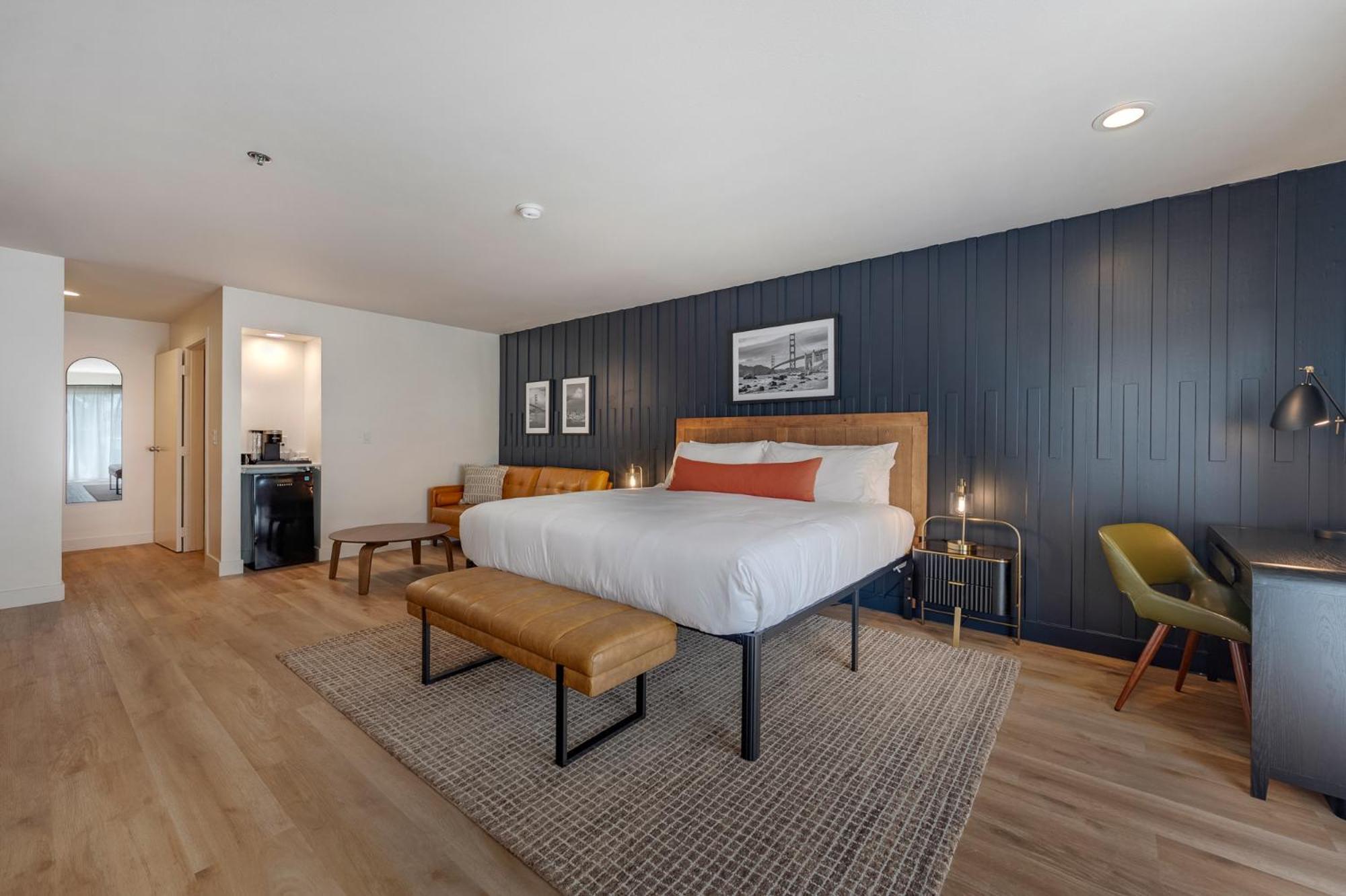 Bodega Coast Inn&suites 3*